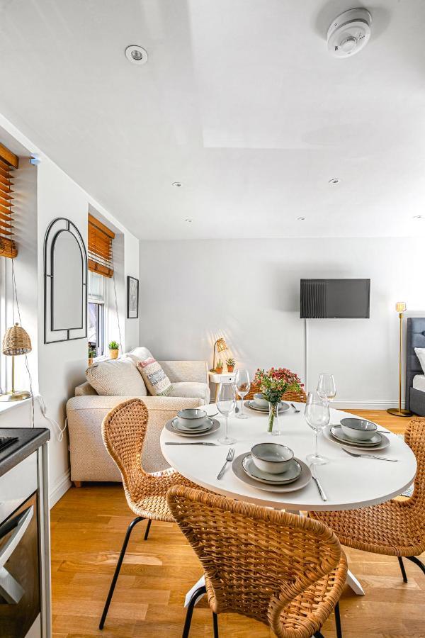 Charming Studio Flat Close To Holborn Station ลอนดอน ภายนอก รูปภาพ